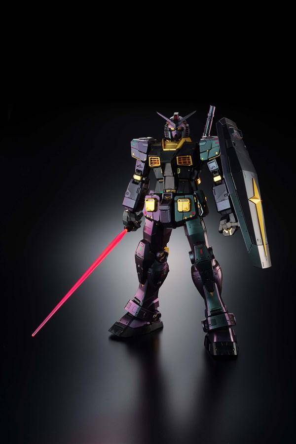 Bandai Limited PG 1/60 RX-78-2 Gundam Unleashed China Special [Polarized Coating] Model Kits