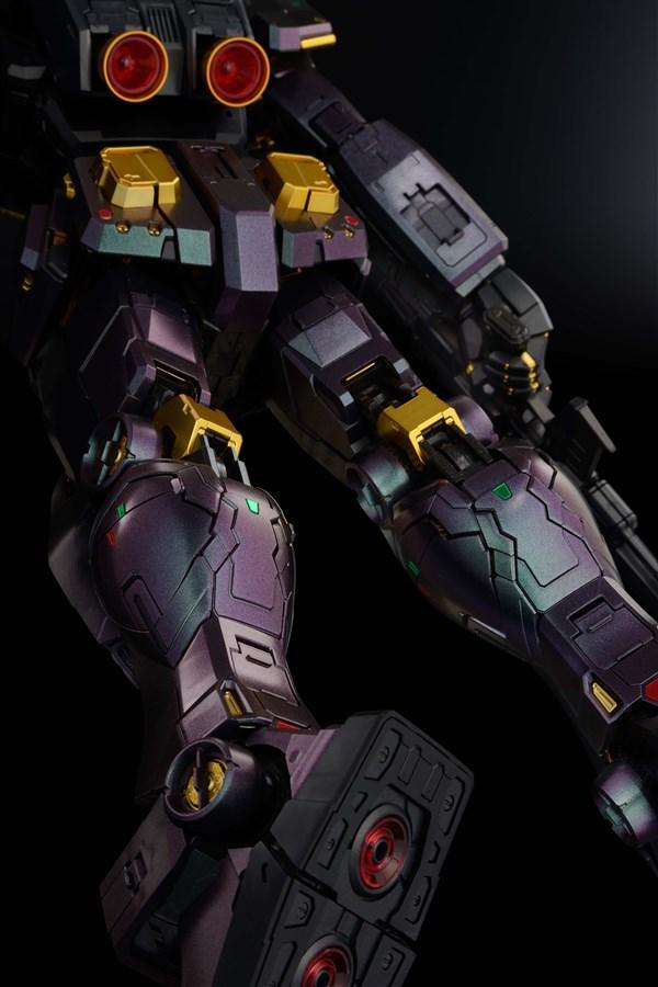 Bandai Limited PG 1/60 RX-78-2 Gundam Unleashed China Special [Polarized Coating] Model Kits