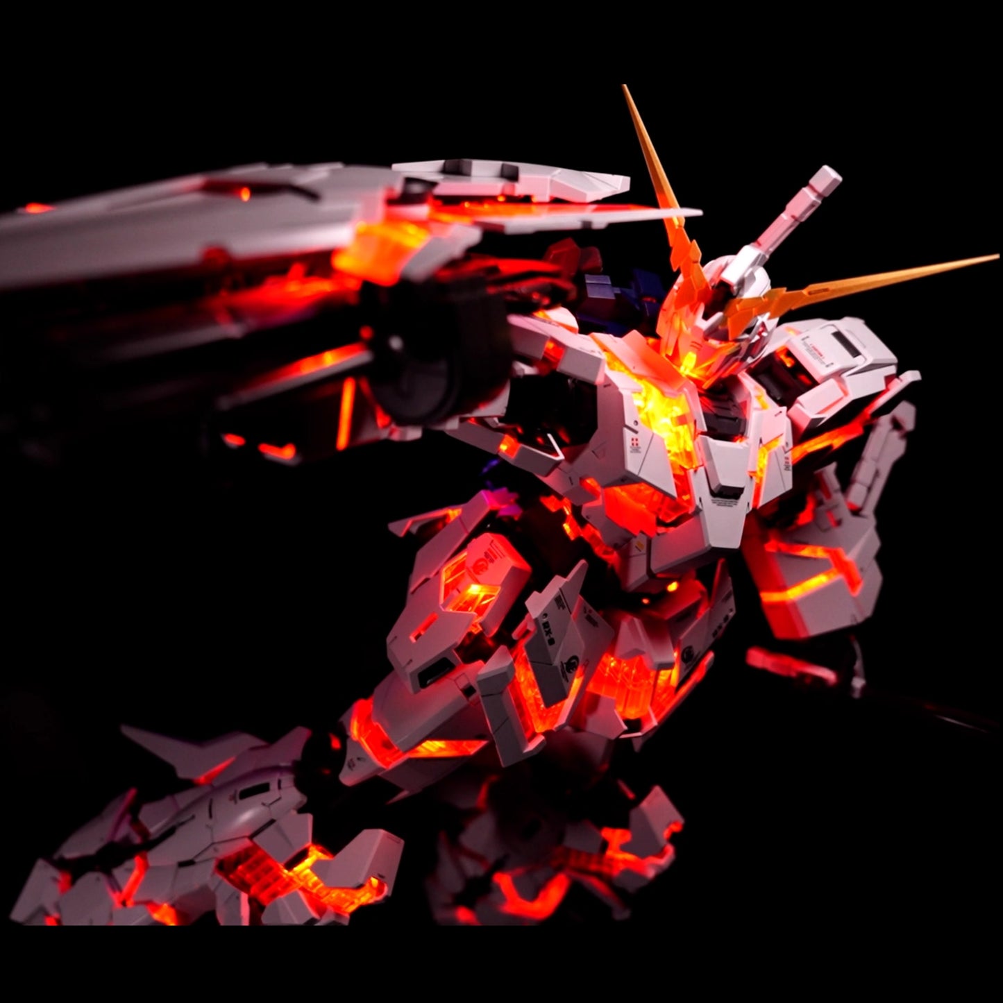 Kosmos Extreme Series Lighting Kit for PG Unicorn Gundam [Main Body+1 Small Shield Light] Model Kits Accessories
