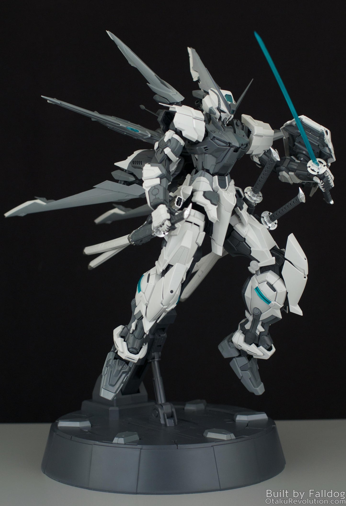 Nilson Work PG 1/60 ZGMF-X12 Gundam Astray Grey Frame Model Kit w/ Katana & Jetpack Model Kits
